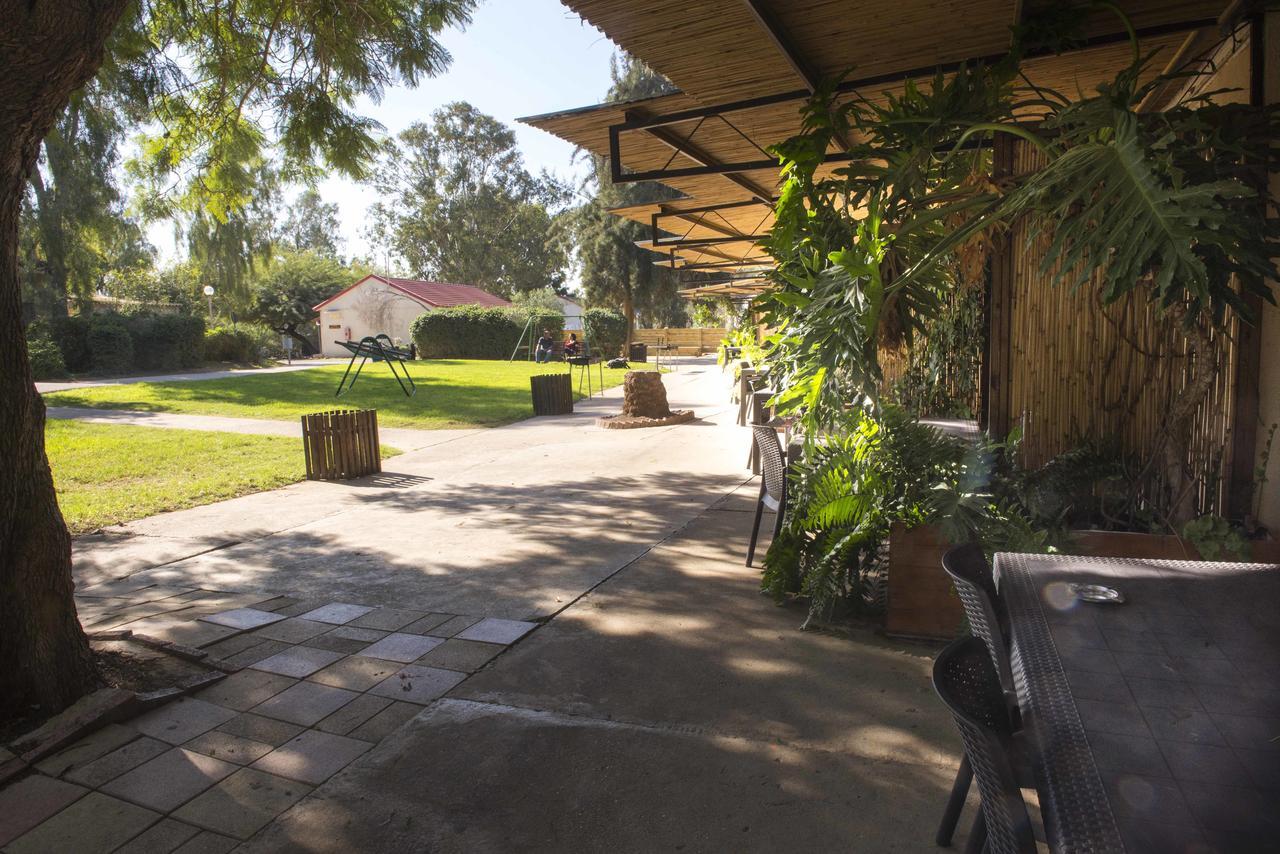 Вилла Gvulot - Kibbutz Experience Gevulot Экстерьер фото