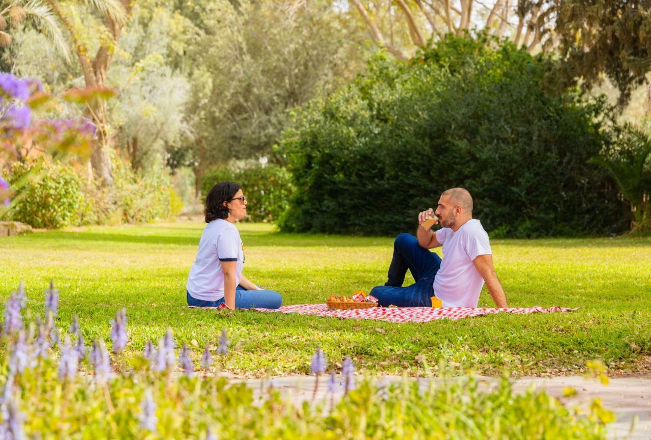Вилла Gvulot - Kibbutz Experience Gevulot Экстерьер фото